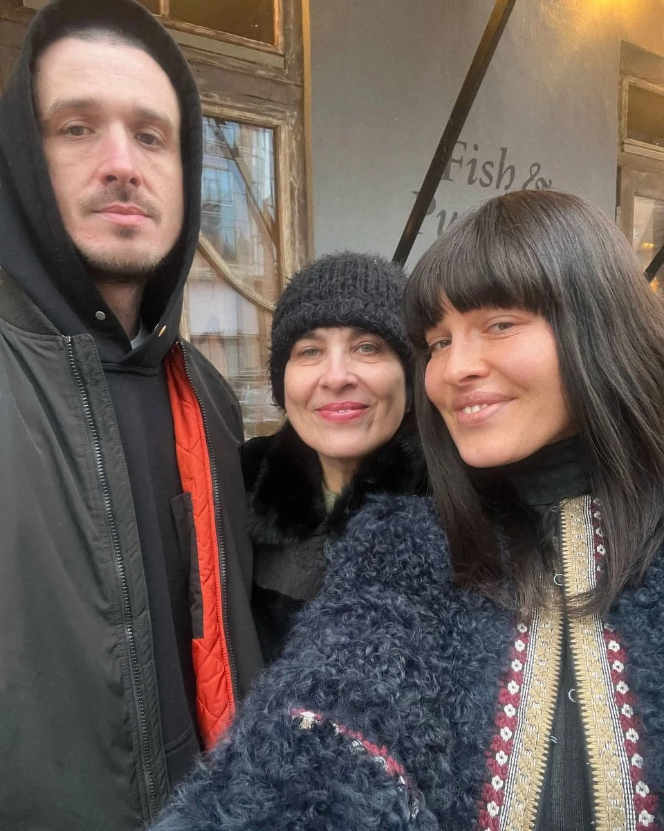 Даша Астаф'єва показала брата і маму