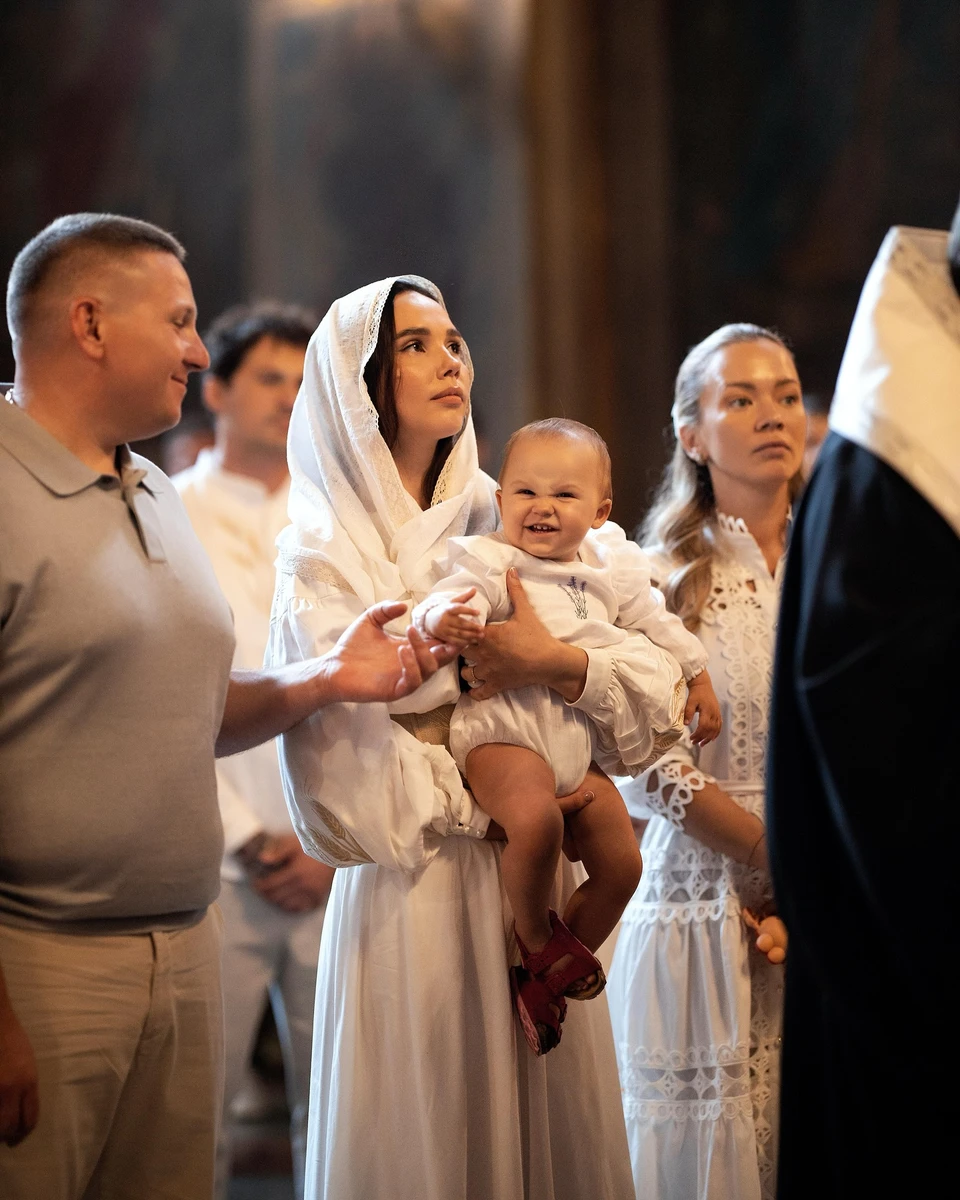 Але іноді Леля все ж таки посміхалася