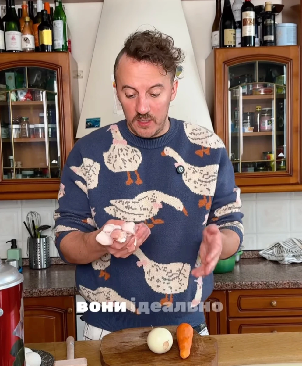 Євген Клопотенко показав, як треба готувати, коли дали світло