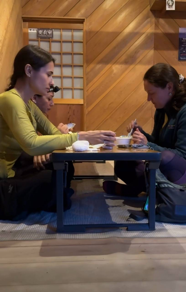 Каті не звикати ходити в гори і жити в польових умовах 