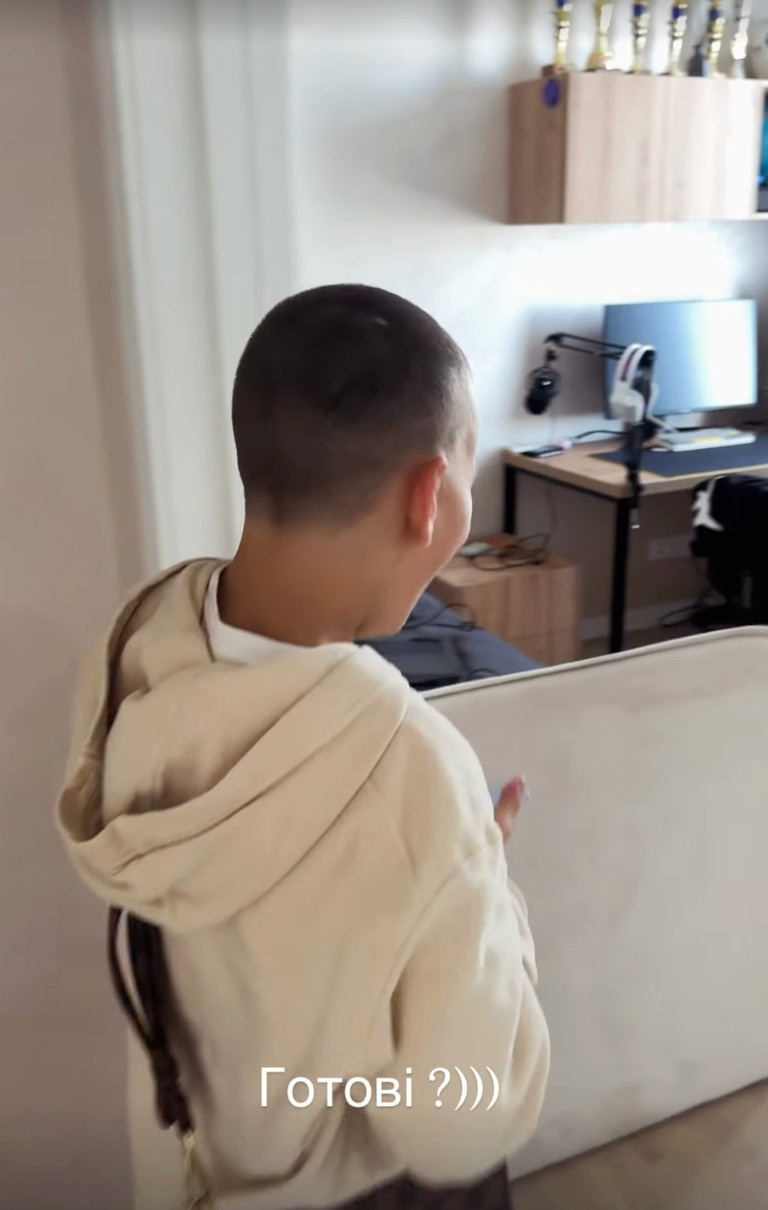 Ксенія Мішина показала, чим закінчилася невдала стрижка сина