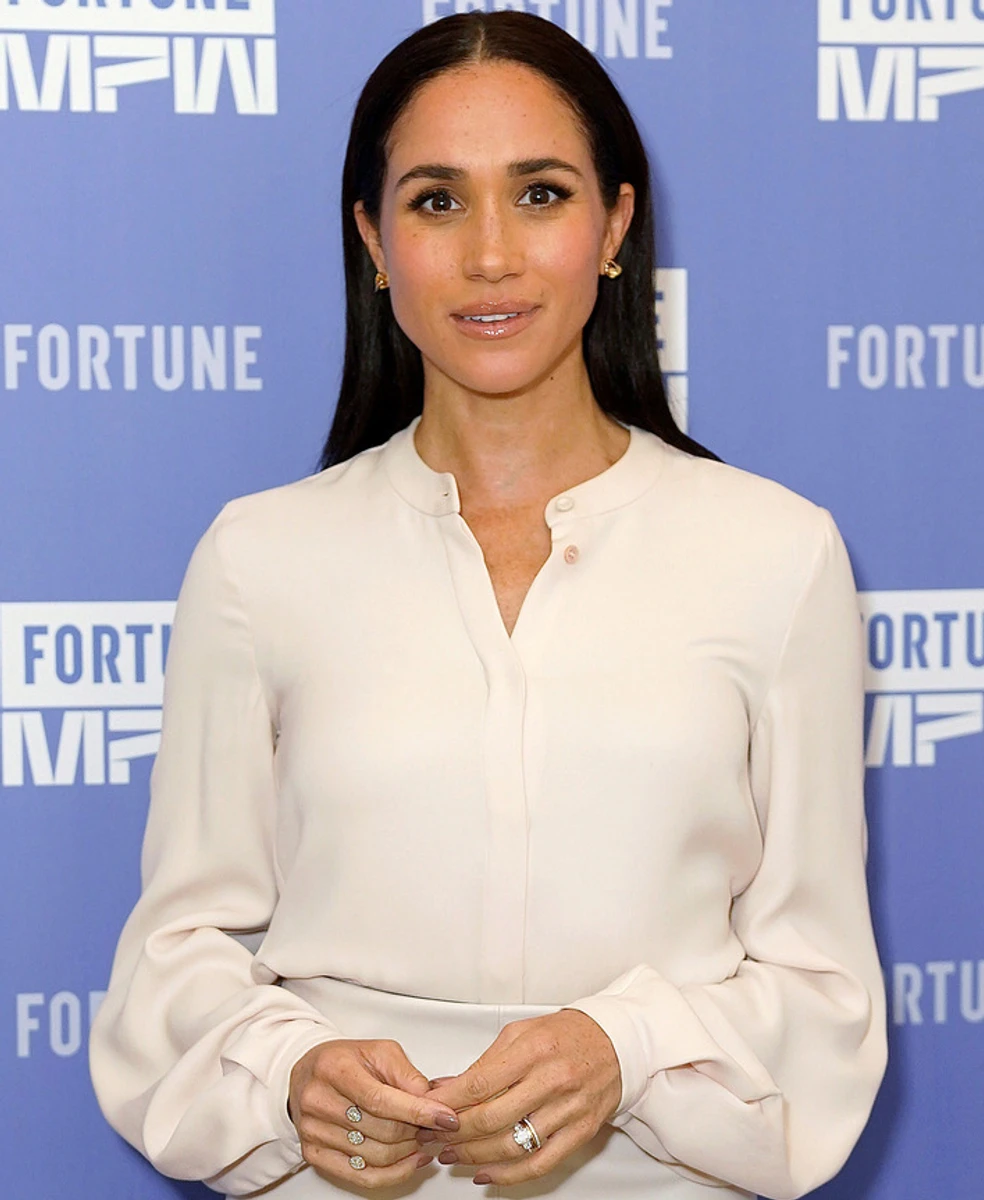 Меган Маркл показалася з діамантовою каблучкою від Гуземи