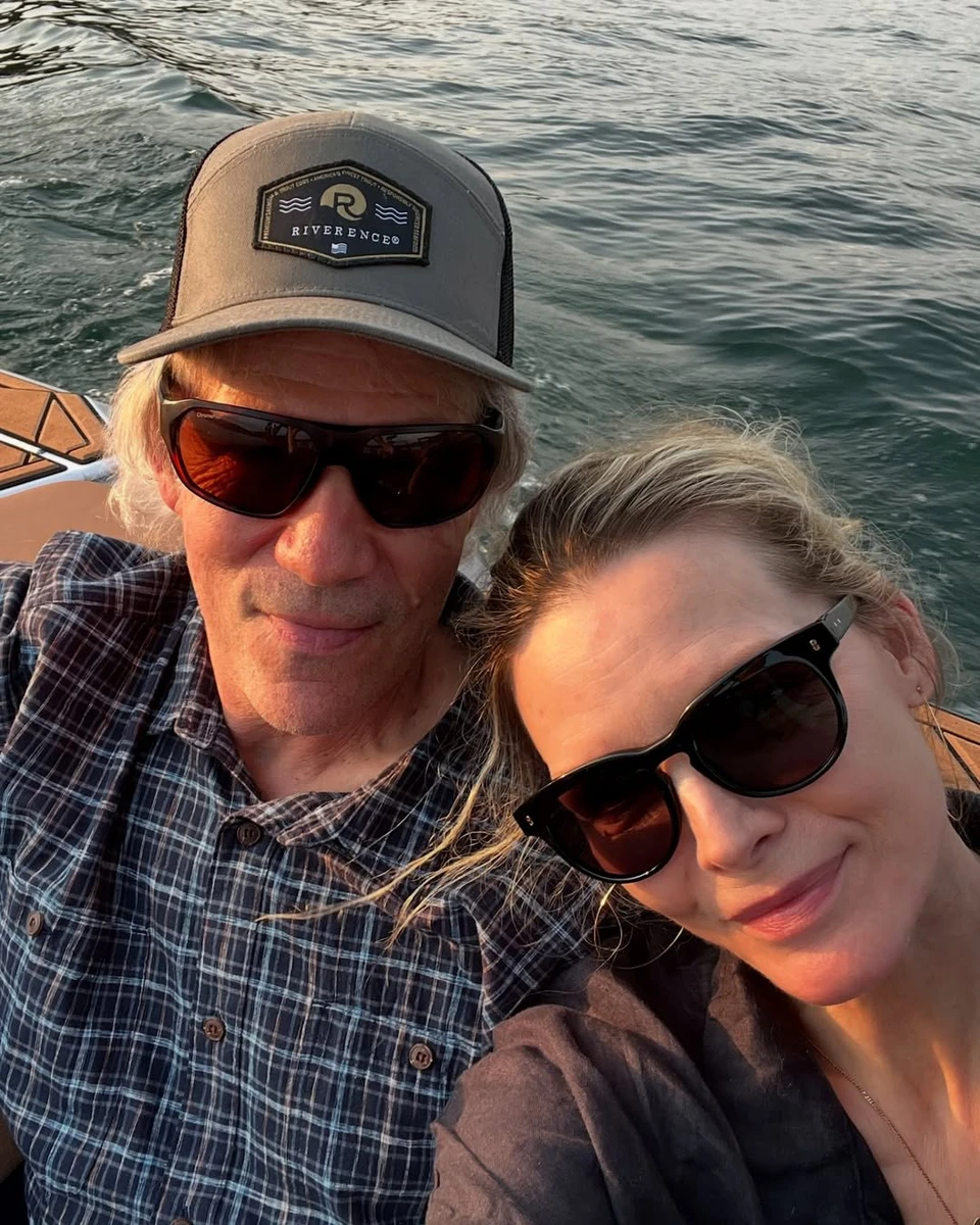 Мішель Пфайффер з чоловіком на відпочинку