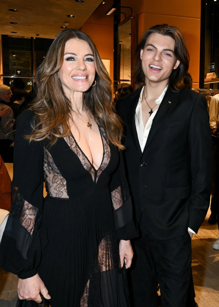 Елізабет виростила собі шикарного кавалера