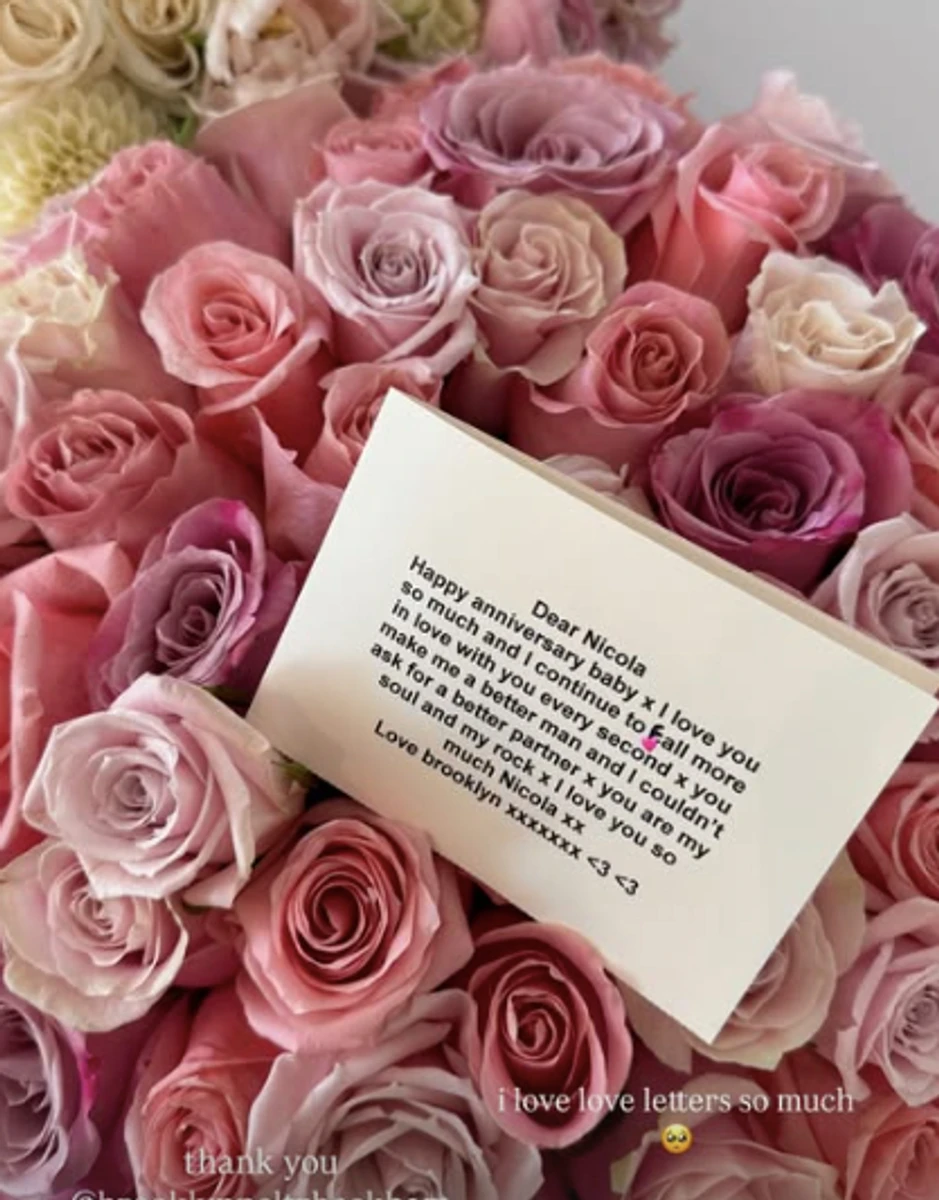 Старший син Бекхема надіслав дружині квіти та лист