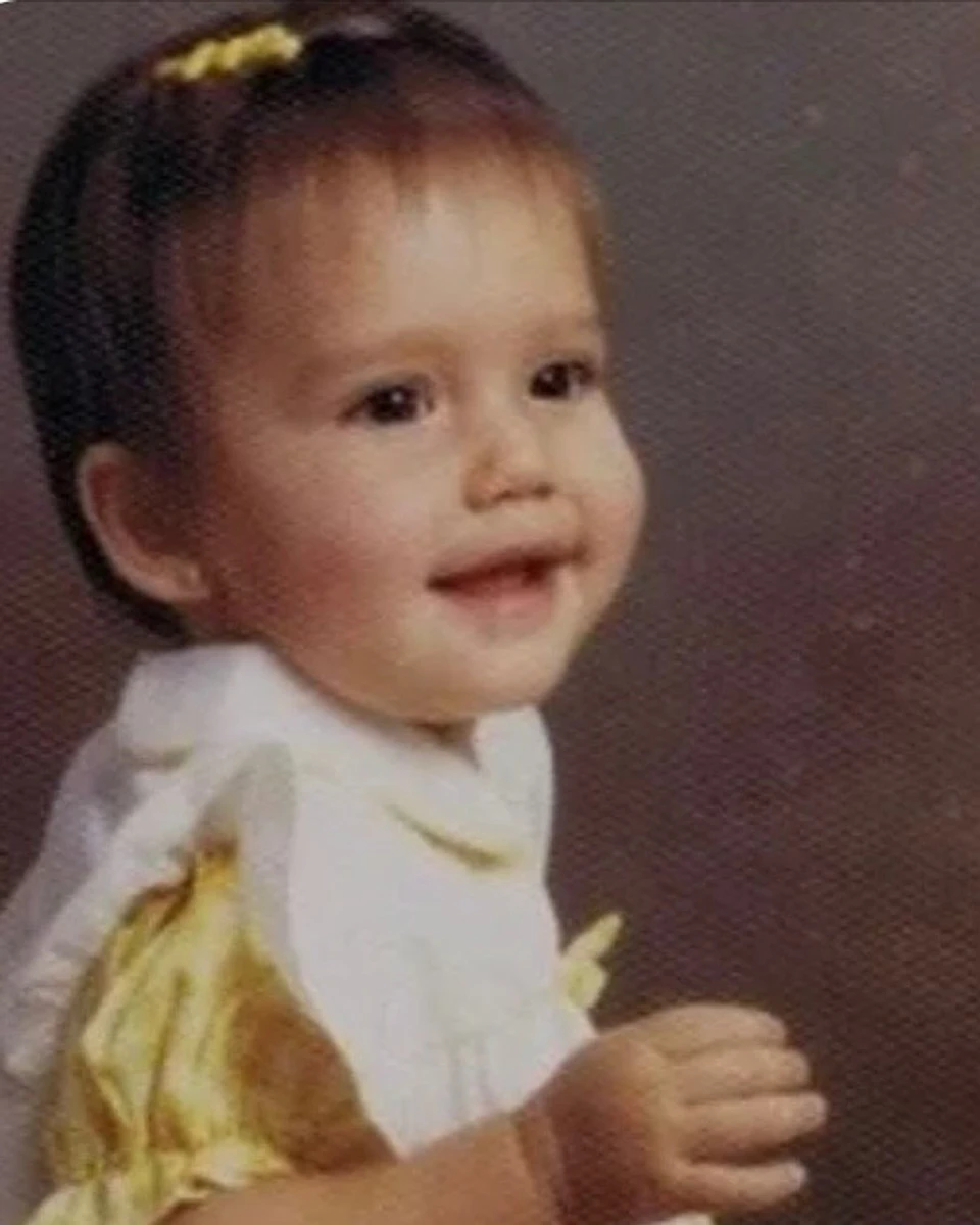 Джессіка Альба пригадала, як виглядала в дитинстві