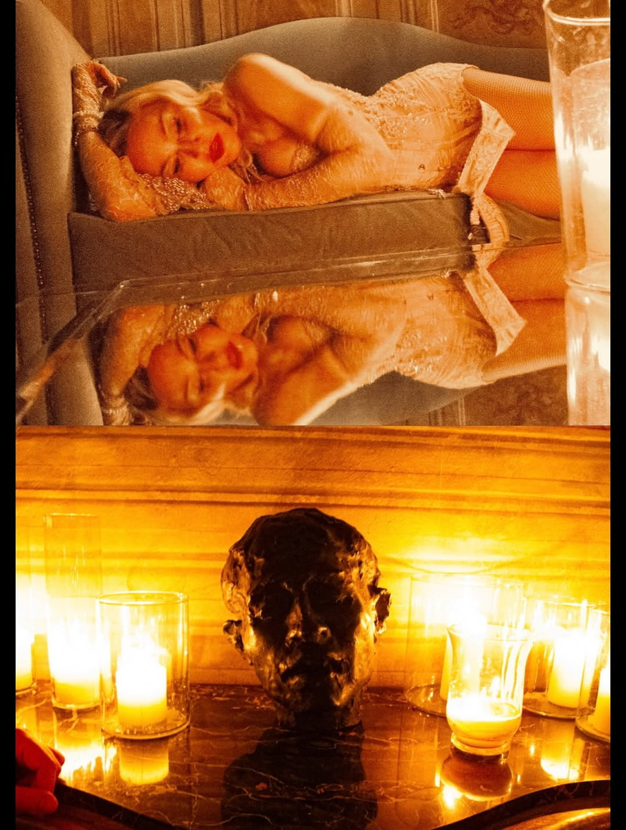 Мадонна на дивані показала оголені стегна і бюст