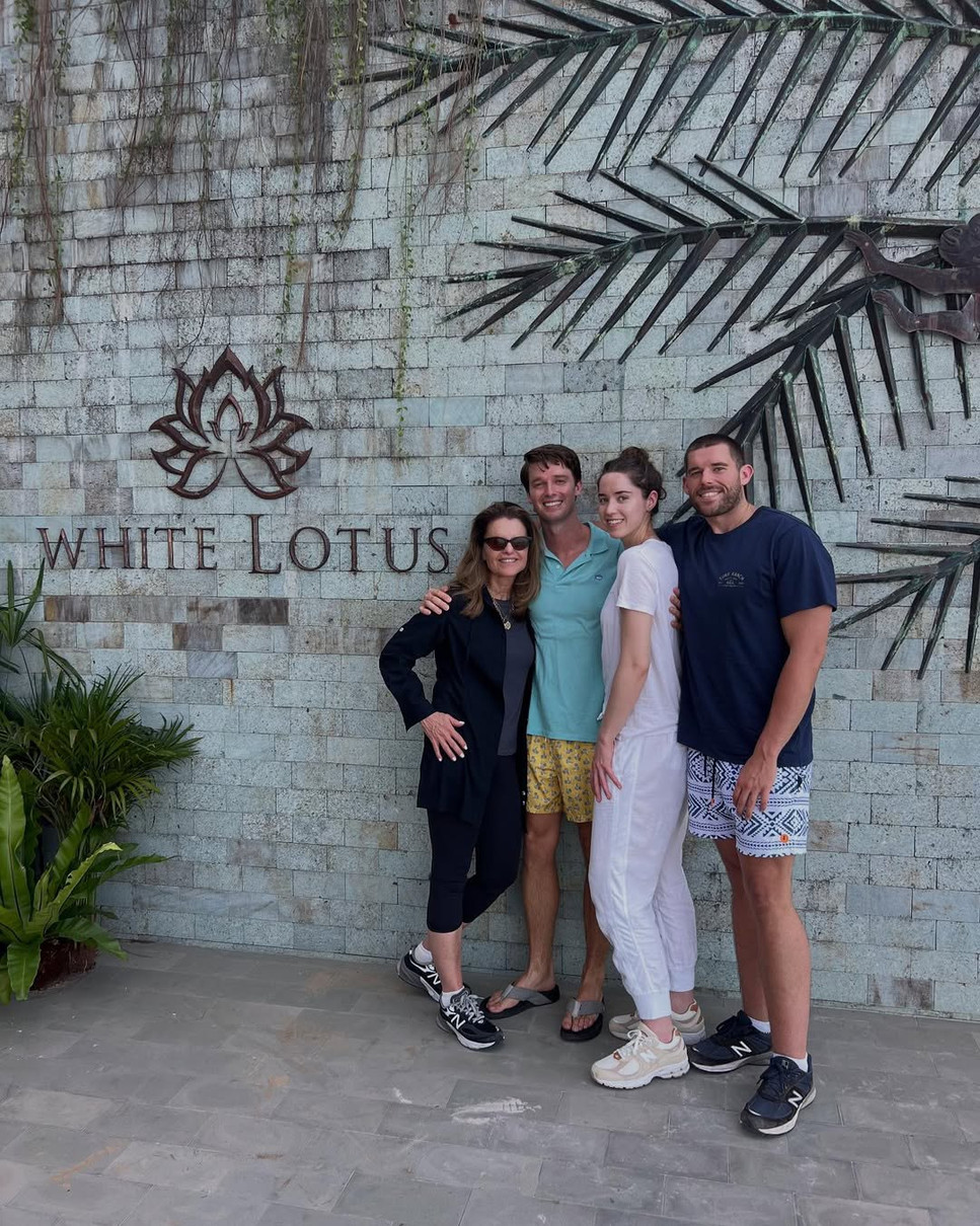 Ексдружина Шварценеггера привітала сина з 32-річчям сімейними фото