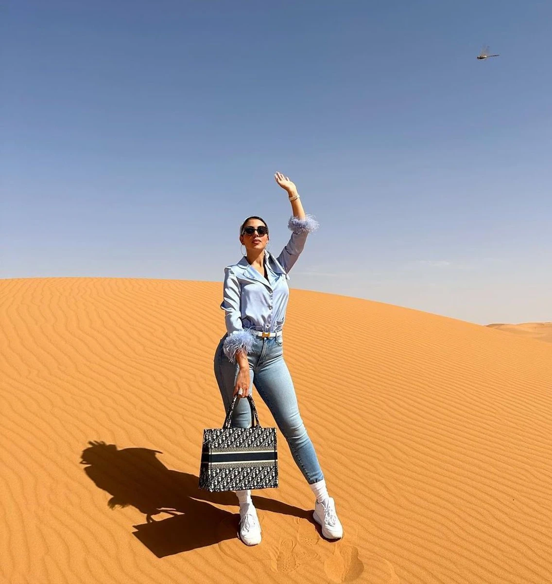 Наречена Роналду в джинсах скінні