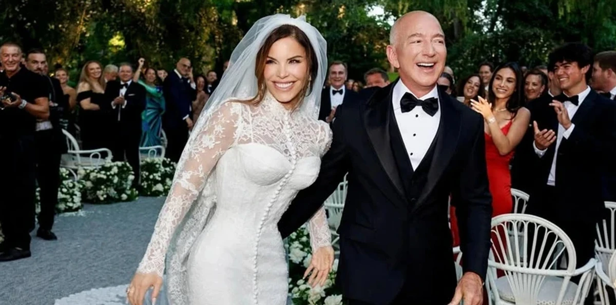 Джефф Безос та Лорен Санчес здивували своїми танцями в клубі