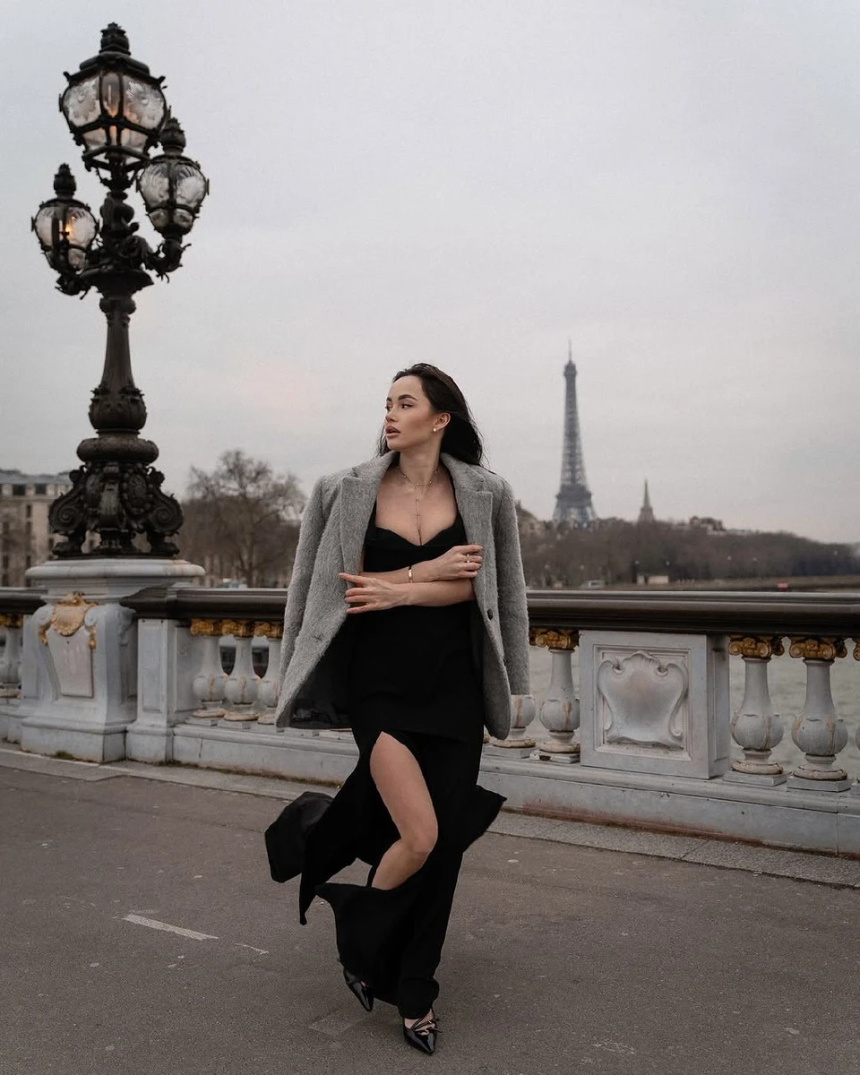 Парфільєва у сукні в Парижі