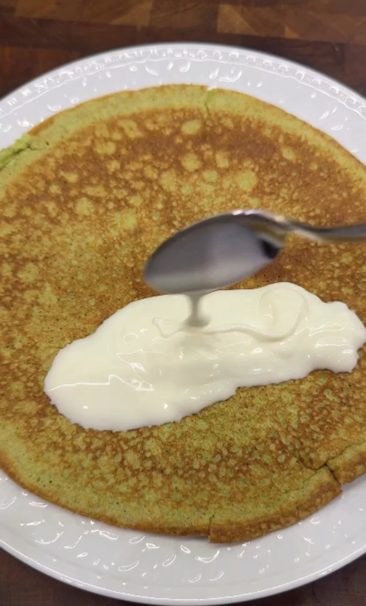 Дружина Євгена Кота показала, як прикрашає страву з броколі