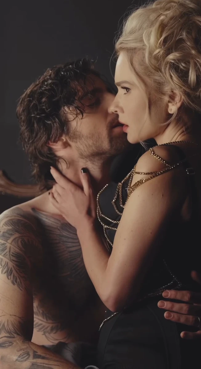 Володимир Дантес поцілував Олену Лавренюк на зйомках фільму