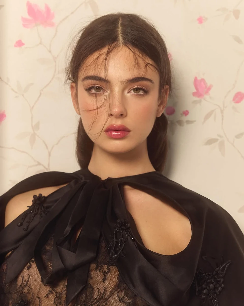 Дочка Белуччі і Касселя попозувала для ефектних фото в журналі