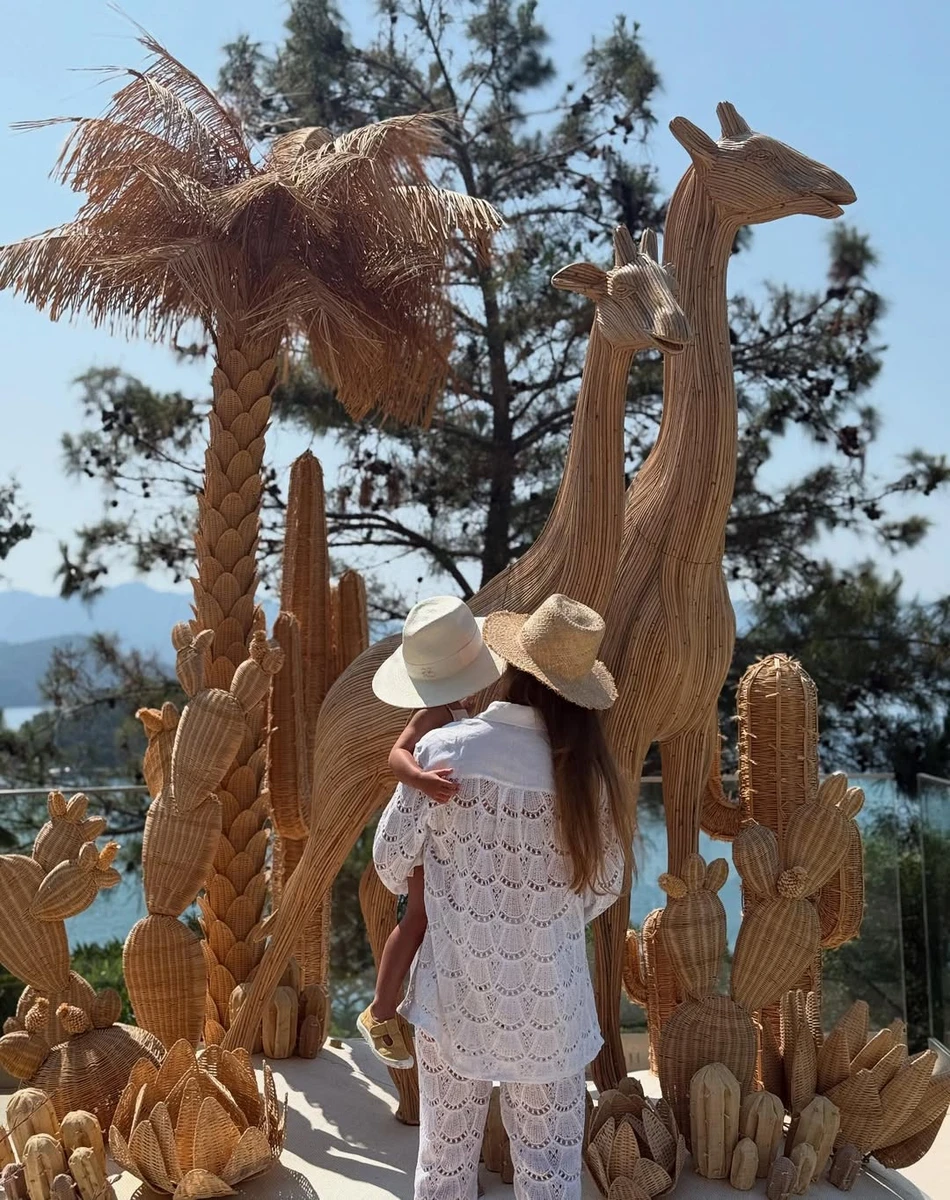 Еліна Світоліна з дочкою на відпочинку