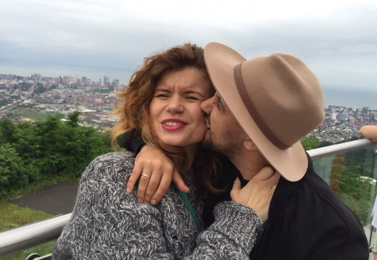 Дмитро Монатік та його дружина на фото