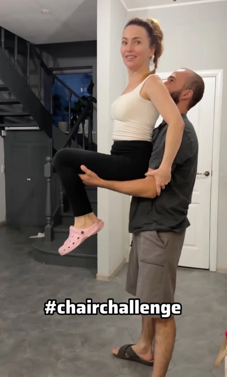 Вікторія Булітко показала, як наречений підняв її на ефектному відео