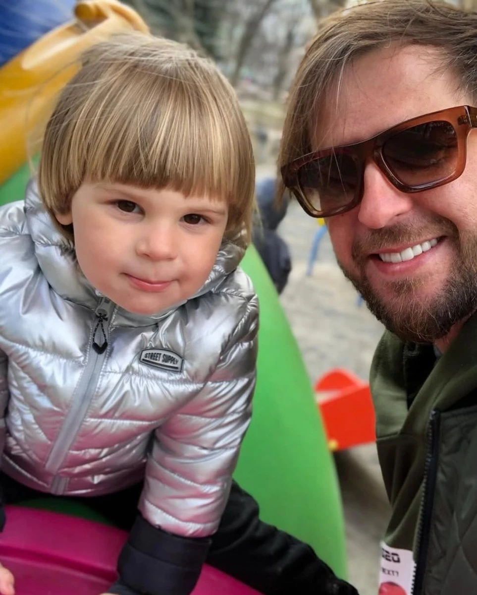 Сергій Танчинець попозував зі своєю молодшою дитиною