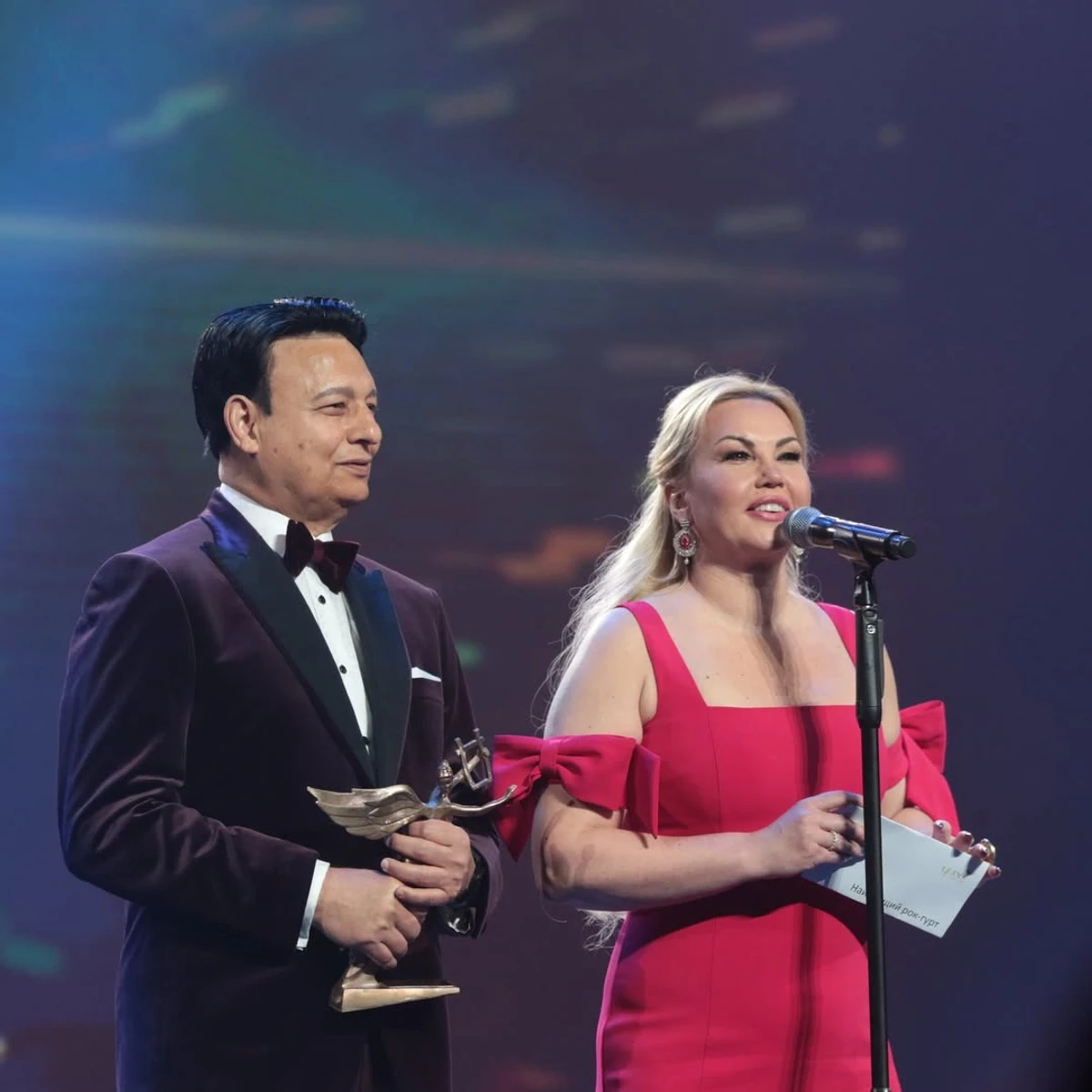 Камалія разом з ексчоловіком прибула на премію YUNA