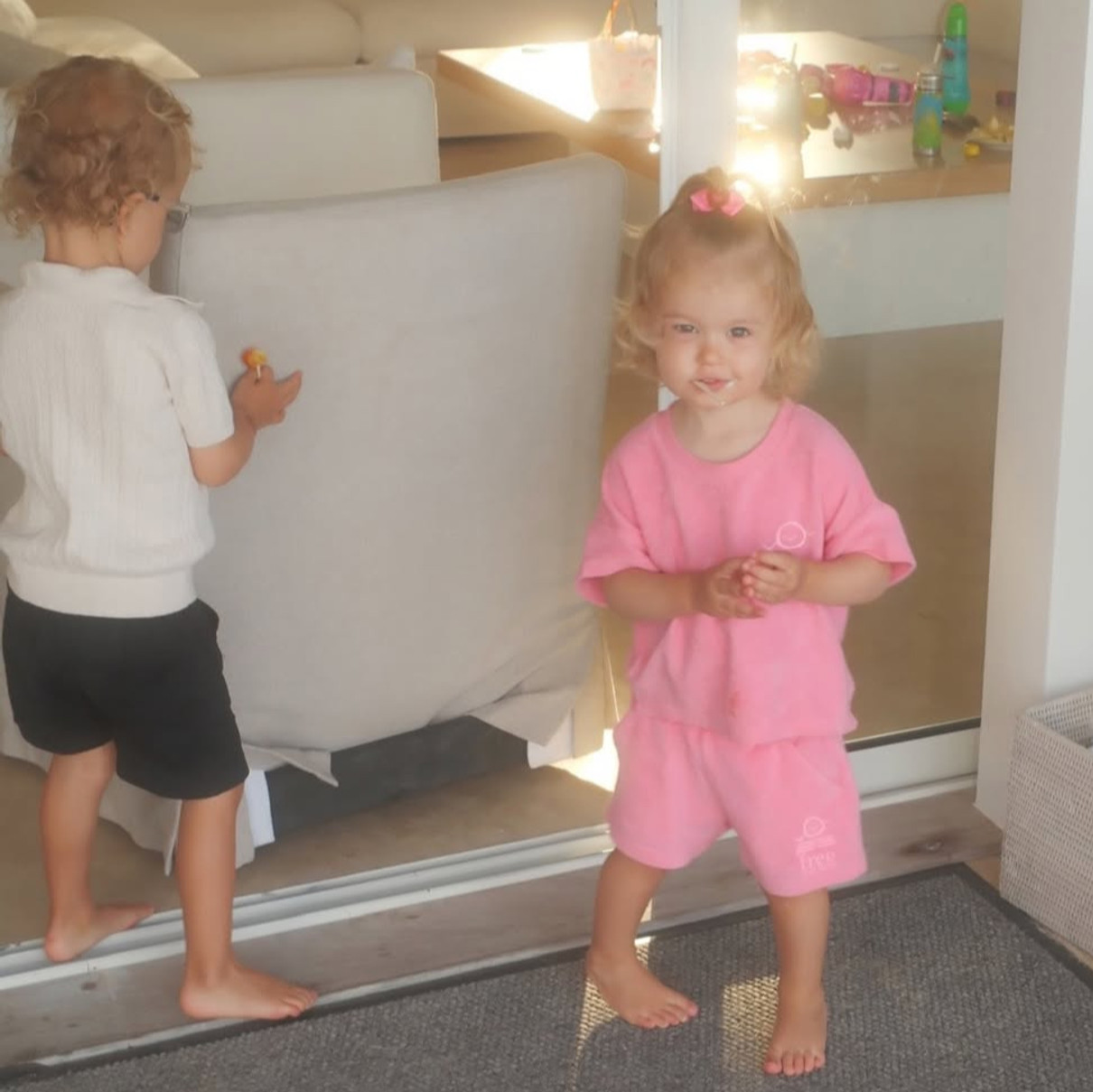 Періс Хілтон замилувала фото сина і дочки на відпочинку