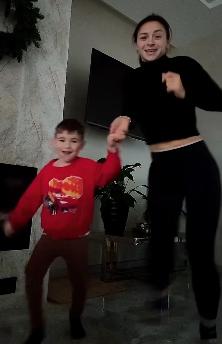 Ілона Гвоздьова показала, як з 5-річним сином танцювала вдома