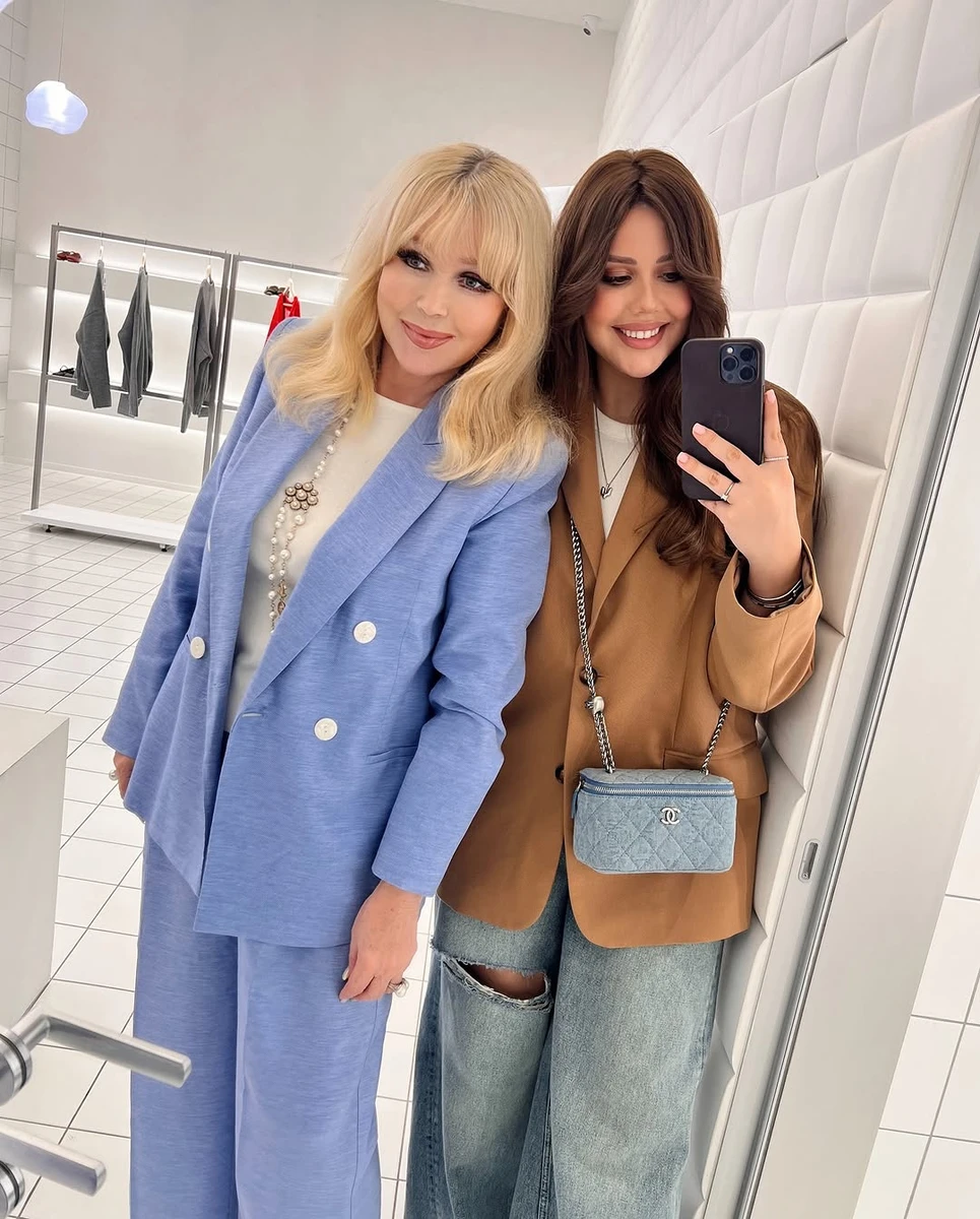 Павло Зібров показав свою дружину з донькою