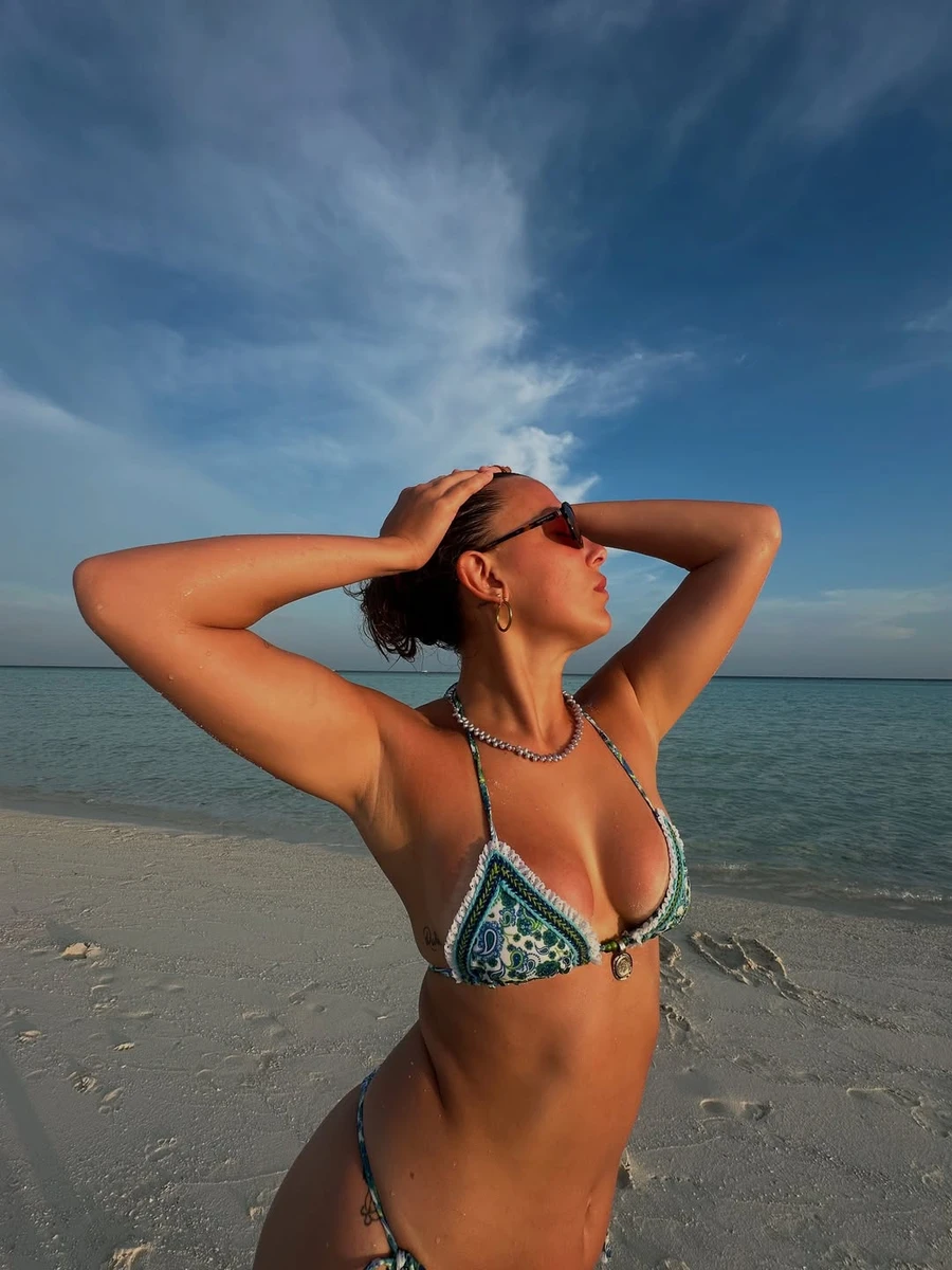 Міллі Боббі Браун показалася у купальнику