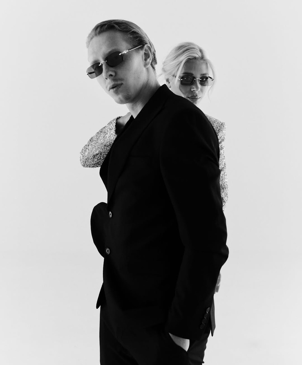 Юхим Конопля наробив ефектних фото зі своєю дружиною