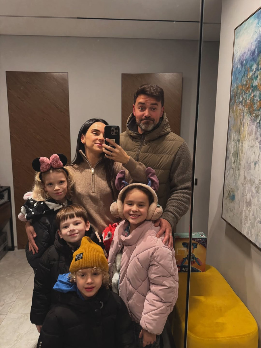 Інна Мірошниченко показалася з усіма дітьми