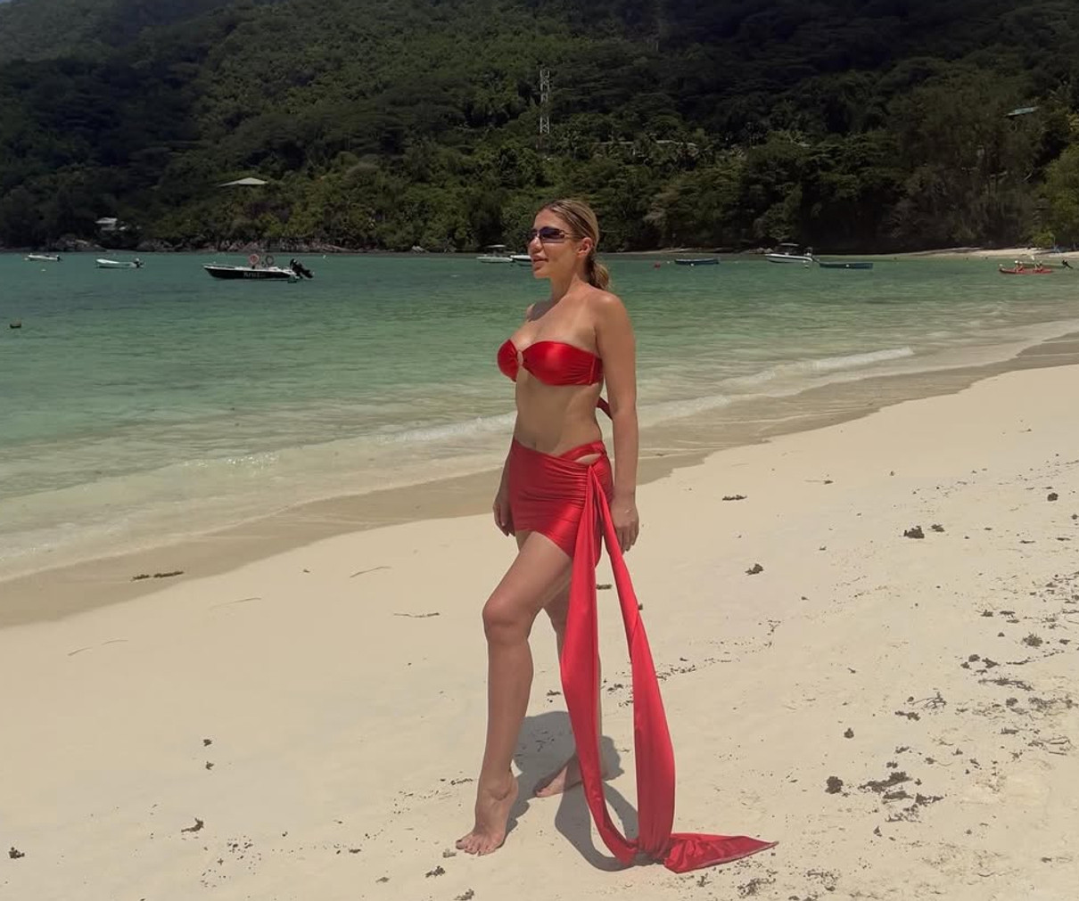 Альона Омаргалієва у купальнику зазнімкувалася на Сейшелах