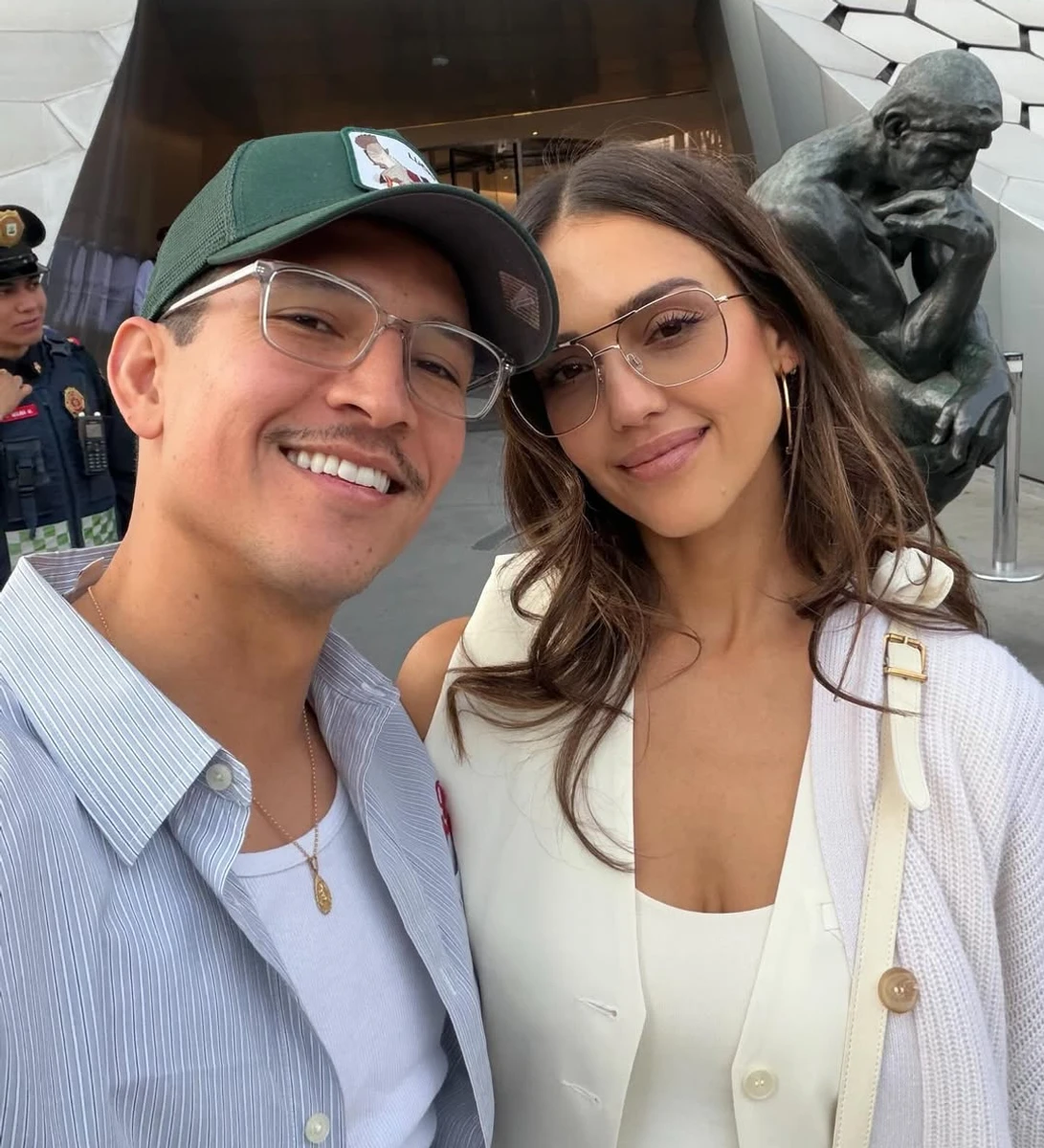 Джессіка Альба наробила романтичних фото з коханим