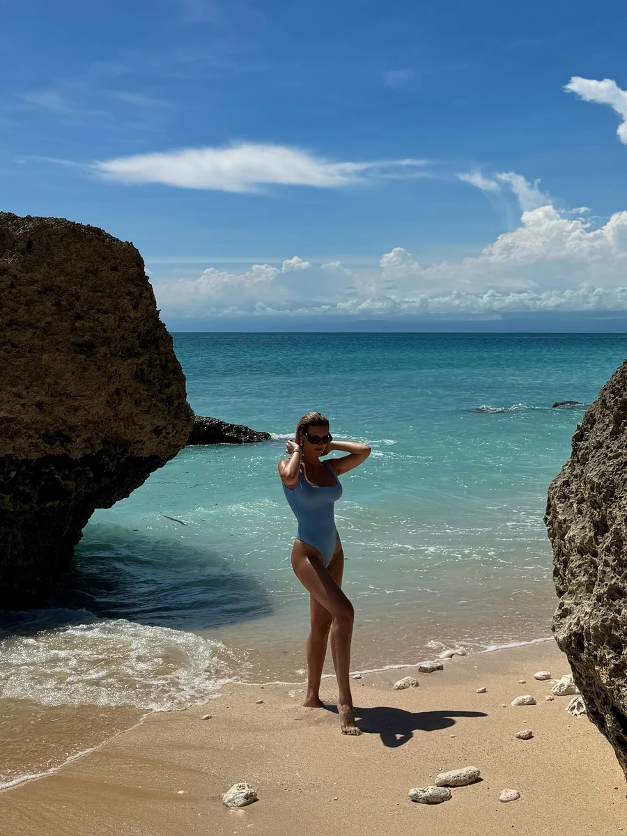 Ну потерпіть, Міша навряд чи скоро полетить на Балі знову