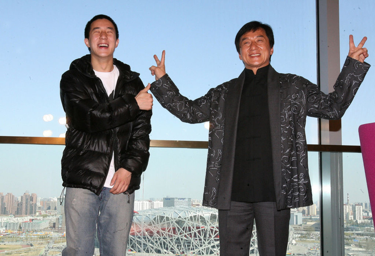 Джекі Чан з рідним сином Джейсі Чаном, про якого актор згадує у своїх мемуарах