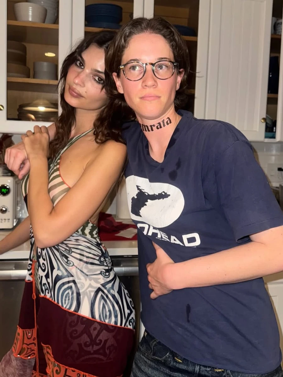 Емілі Ратаковскі відсвяткувала свій день народження