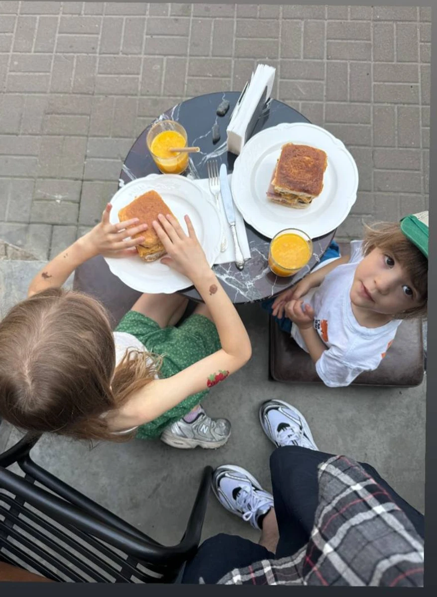 До речі, в арсеналі Кацуріна є чимало цікавих рецептів сніданків, однак він нерідко навідується дегустувати інші