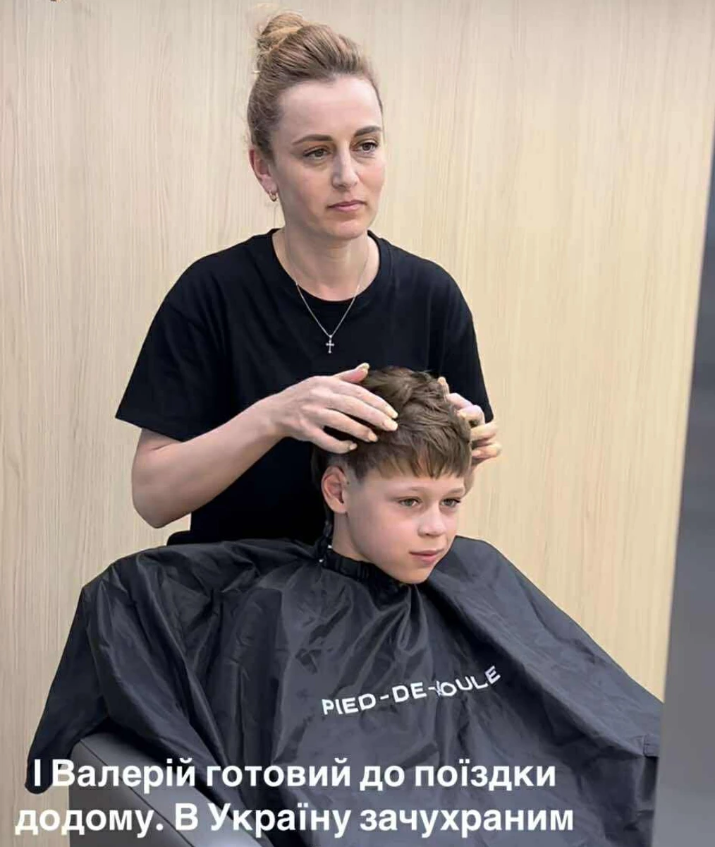 Оля Фреймут показала сина у перукарні з новою стрижкою