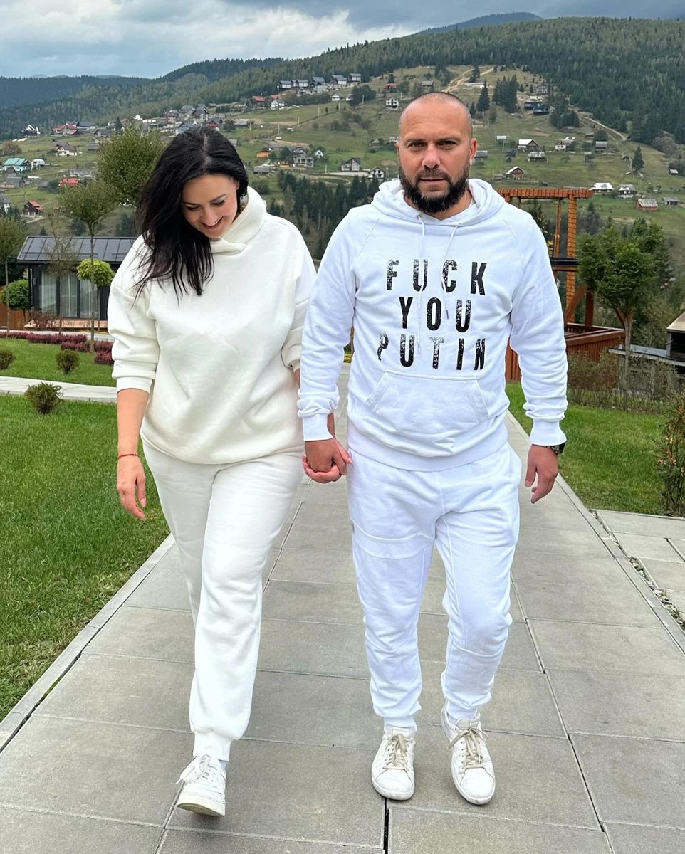 Телеведуча Соломія Вітвіцька з нареченим-воїном