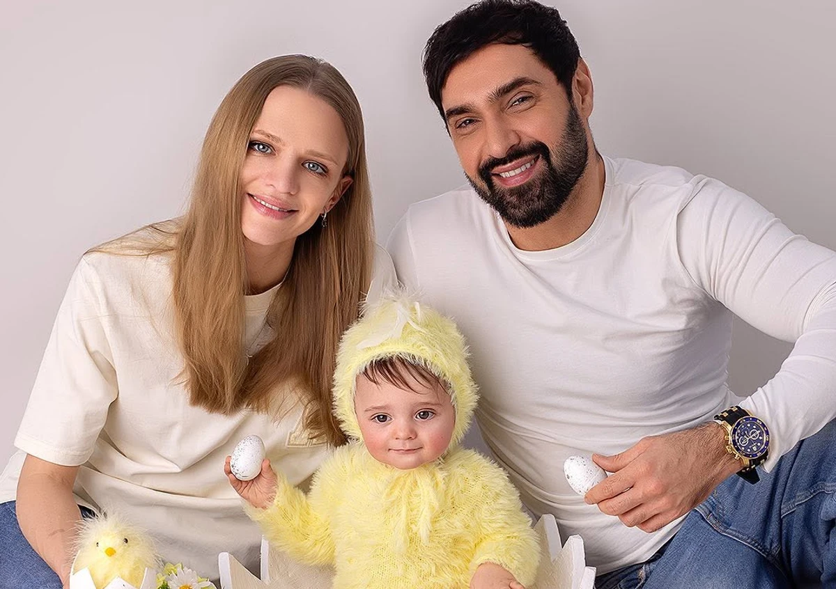 Віталій Козловський з дружиною та сином