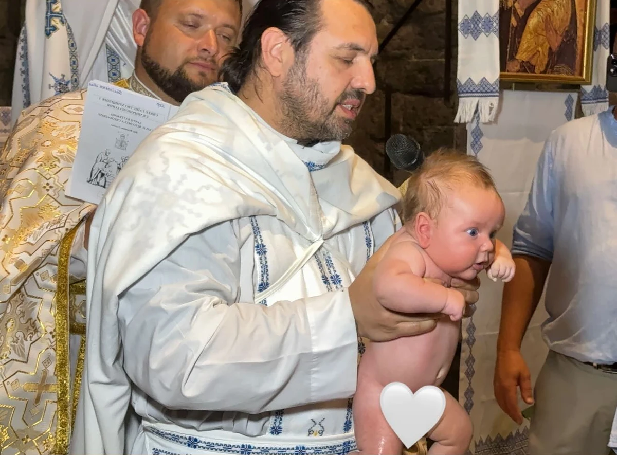 Руслан Маліновський показав хрещення свого маленького сина