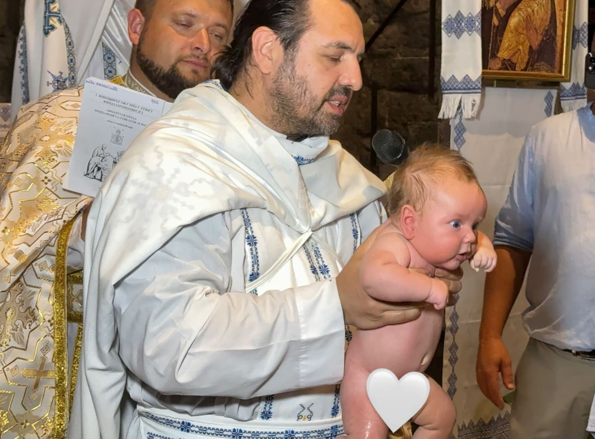 Руслан Маліновський показав хрещення свого маленького сина