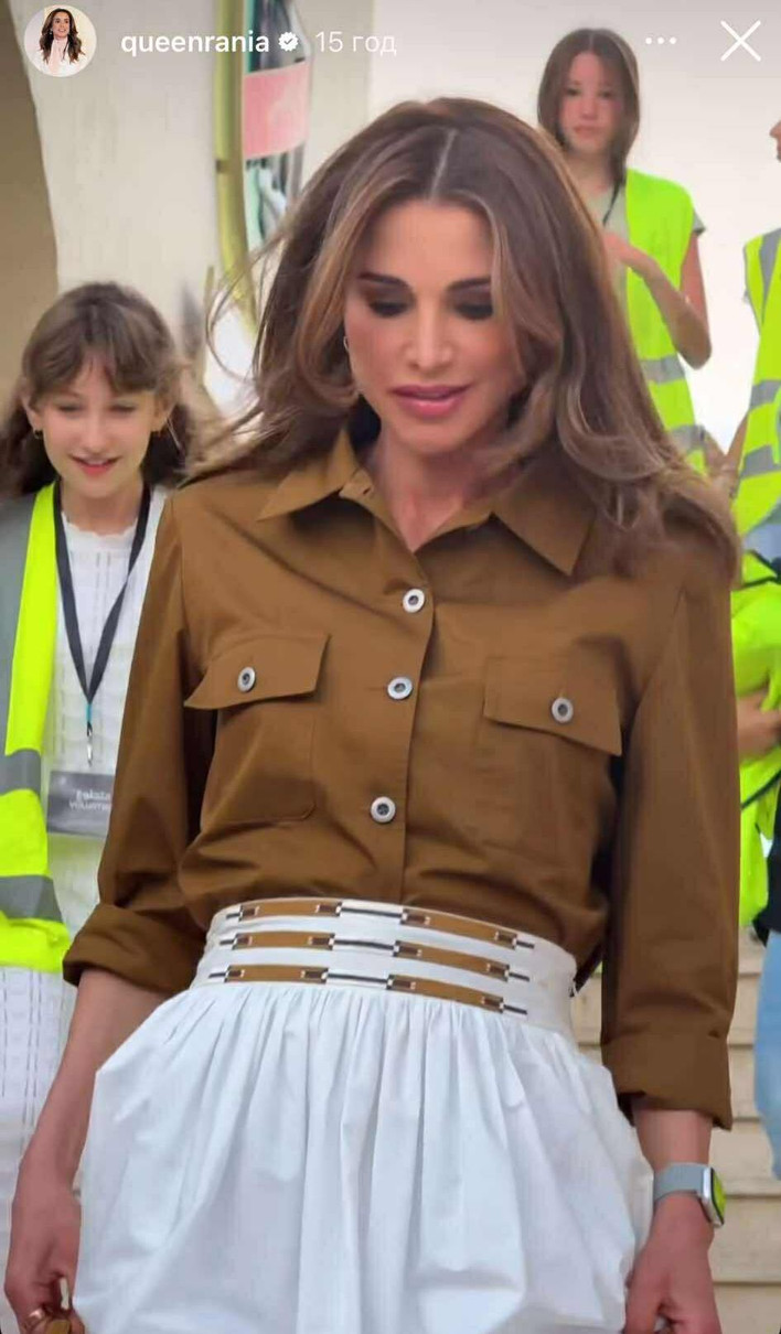 Колір тютюна ідеально поєднався з кольором слонової кістки 