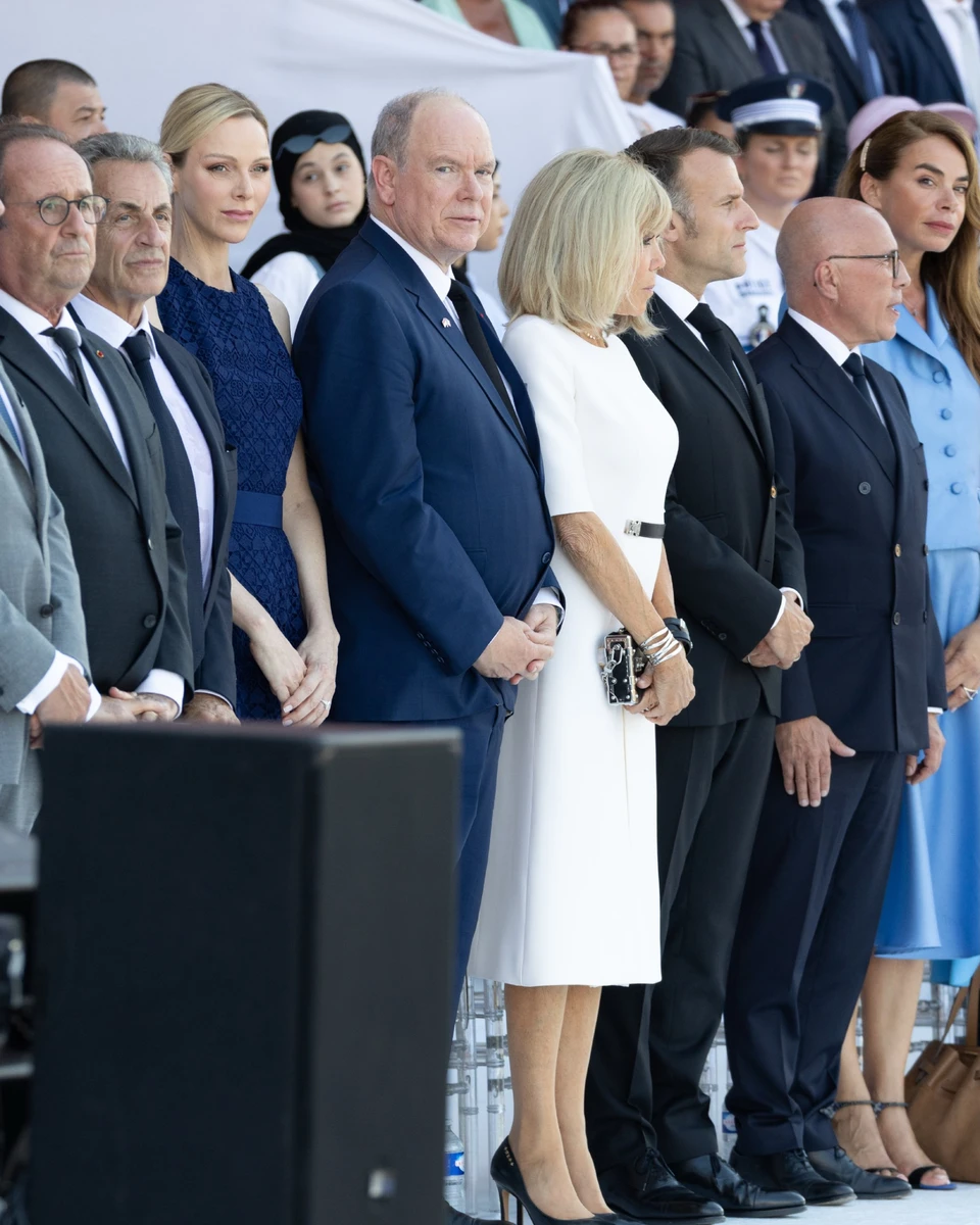 Княгиня Монако Шарлін з чоловіком зустрілася з Макронами у Франції
