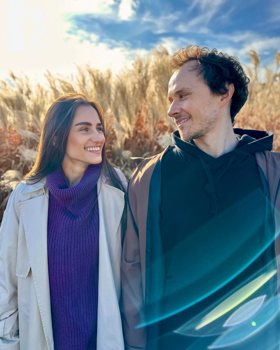 У Наталії є син від попередніх стосунків, а у Костянтина – дочка Емілія від першого шлюбу