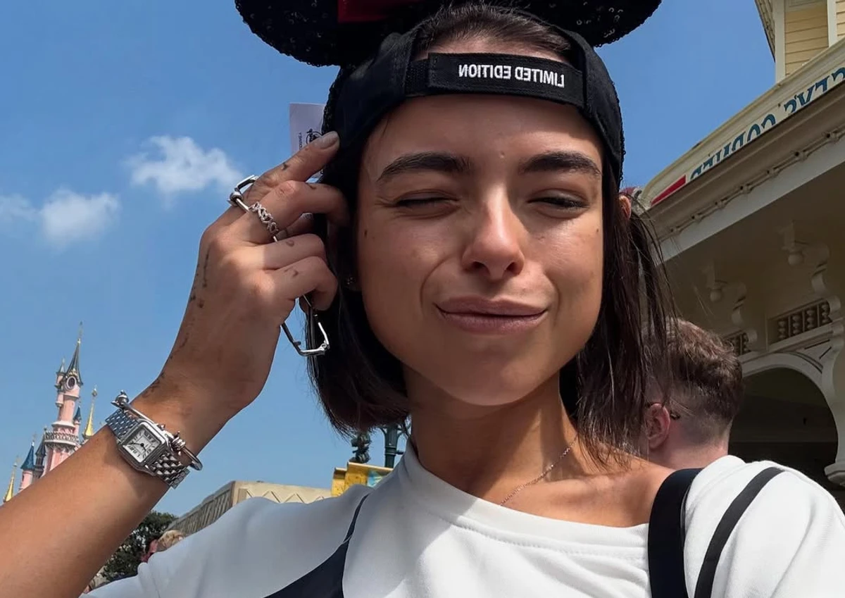 Соня Морозюк робить селфі