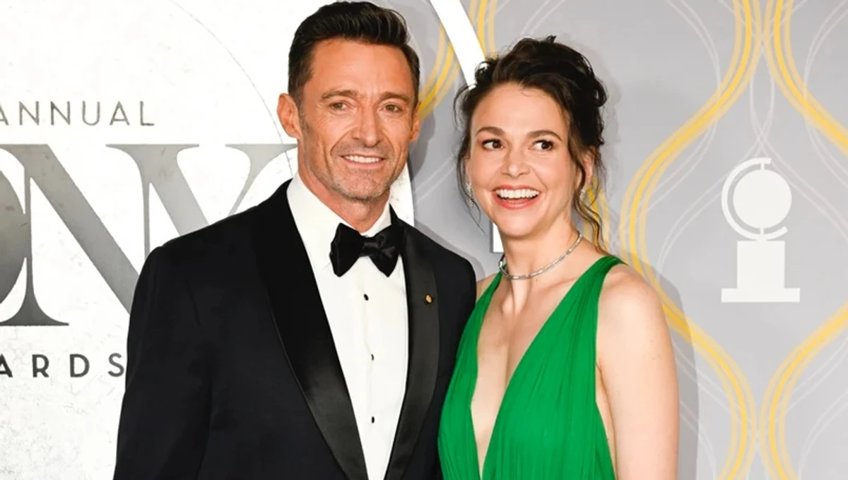 Х'ю Джекмана помітили за ручку з новою дівчиною