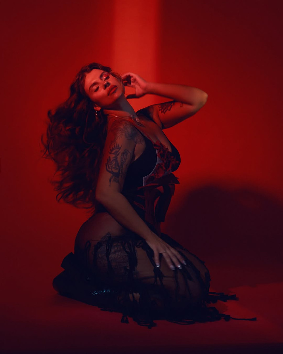 Олександра Заріцька позує у білизні