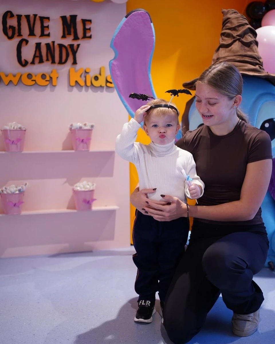 Доньки Олександра Усика