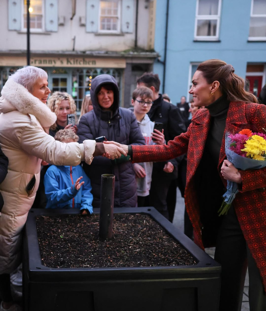 Кейт Міддлтон поспілкувалася з шанувальниками у Вельсі