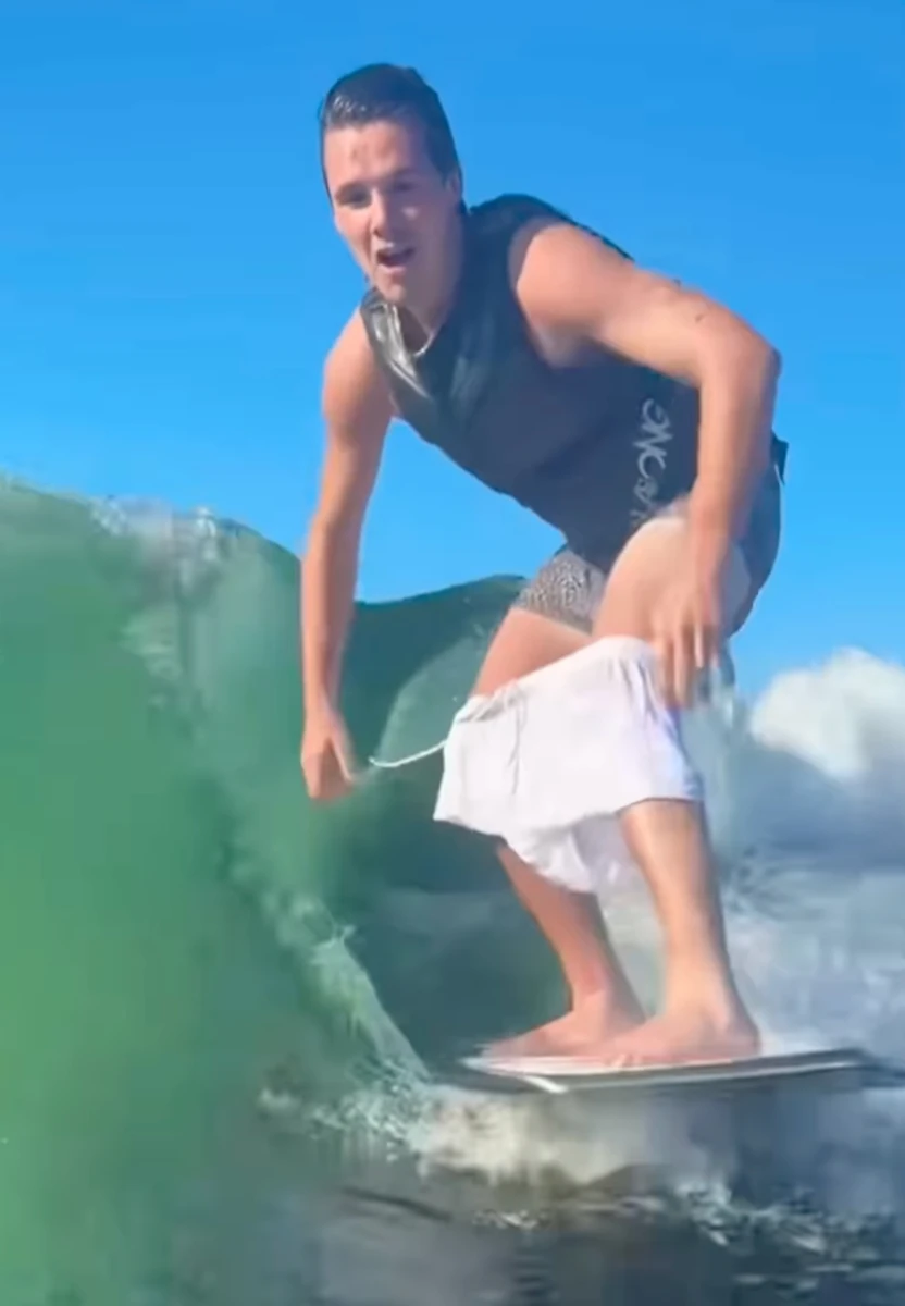 Девід і Вікторія Бекхеми показали смішні відео сина на його 21-річчя