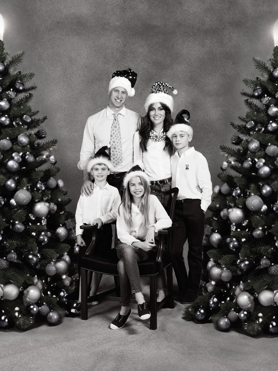 Інтернет-користувачі не стрималися і самі додали різдвяності фотографії